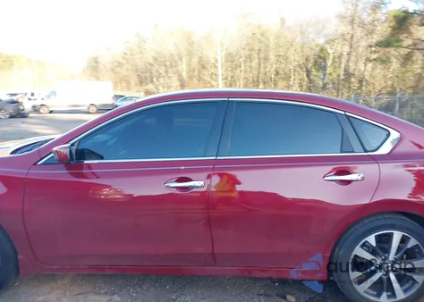 2017 Nissan Altima 2.5 Sr из США, поврежденный, VIN 1N4AL3APXHC472327